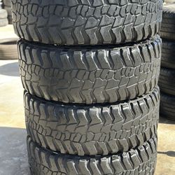 37x12.50r17