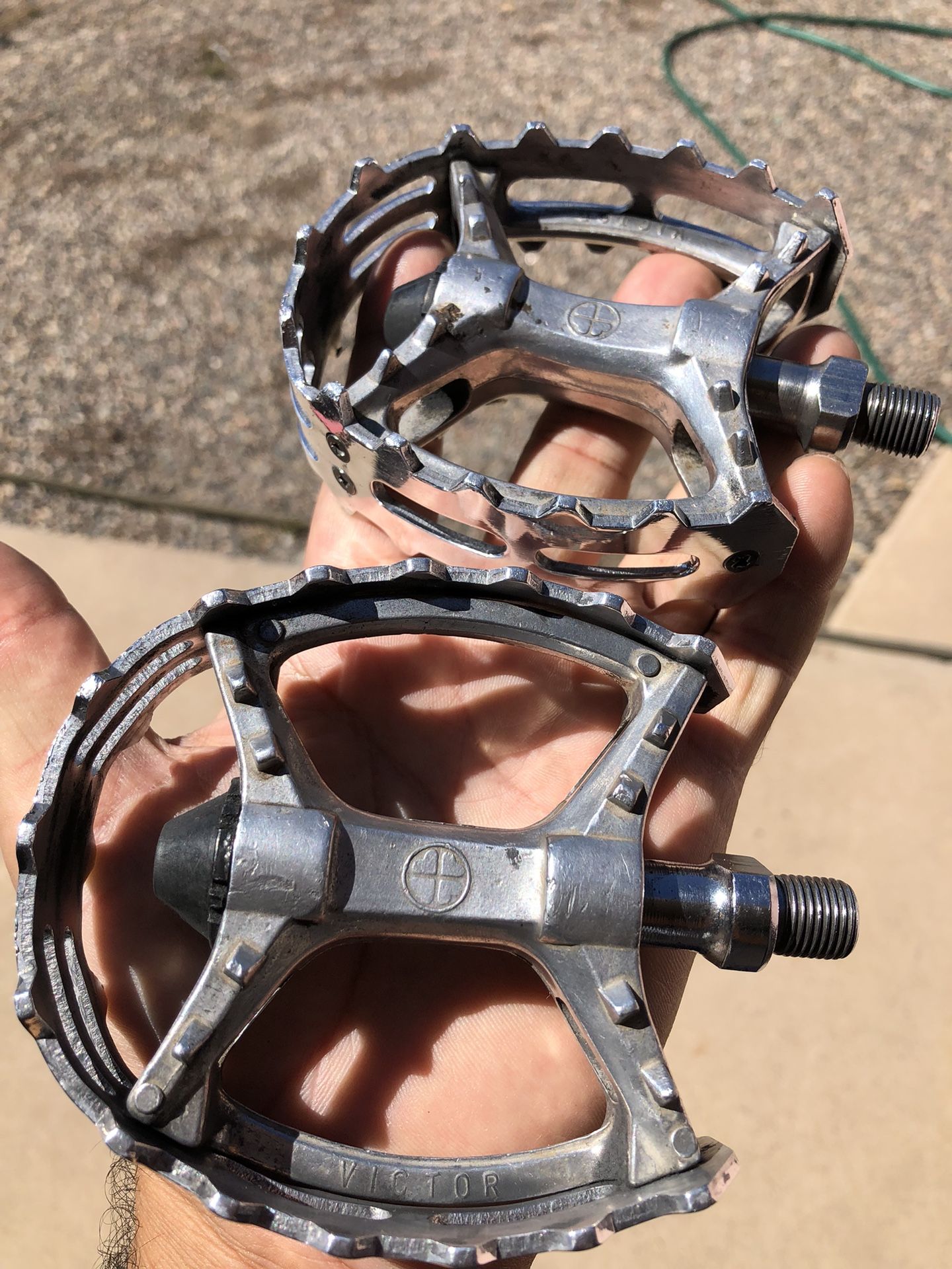 OG VICTOR CAGE PEDALS 1/2 Oldschool