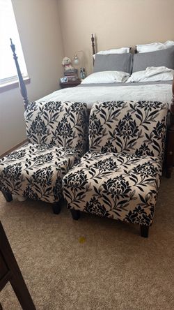 Accent chairs
