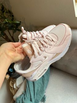 Nike tennis shoes