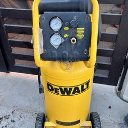 DEWALT 15 Gal. Portable Electric Air Compressor
