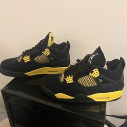 Jordan 4 Thunder 9.5 New No Box