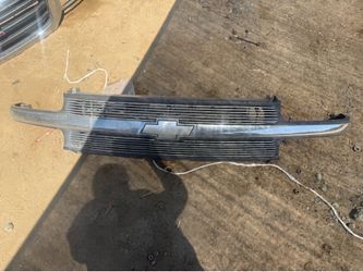 2000 Chevy Silverado grill $75