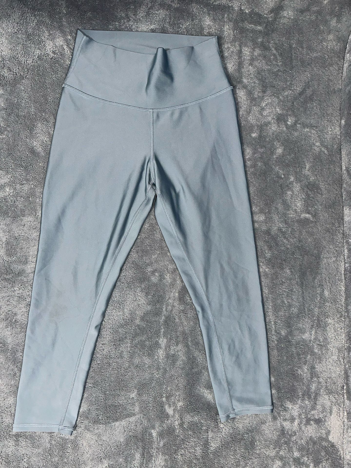 Alo Light Grey Capri Leggings