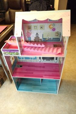Oversize Doll House