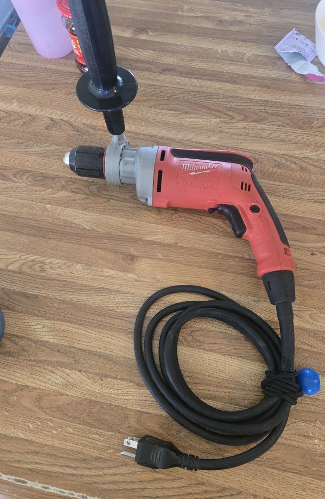 Milwaukee Magnum Drill