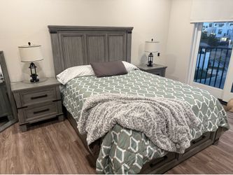 Bedroom set