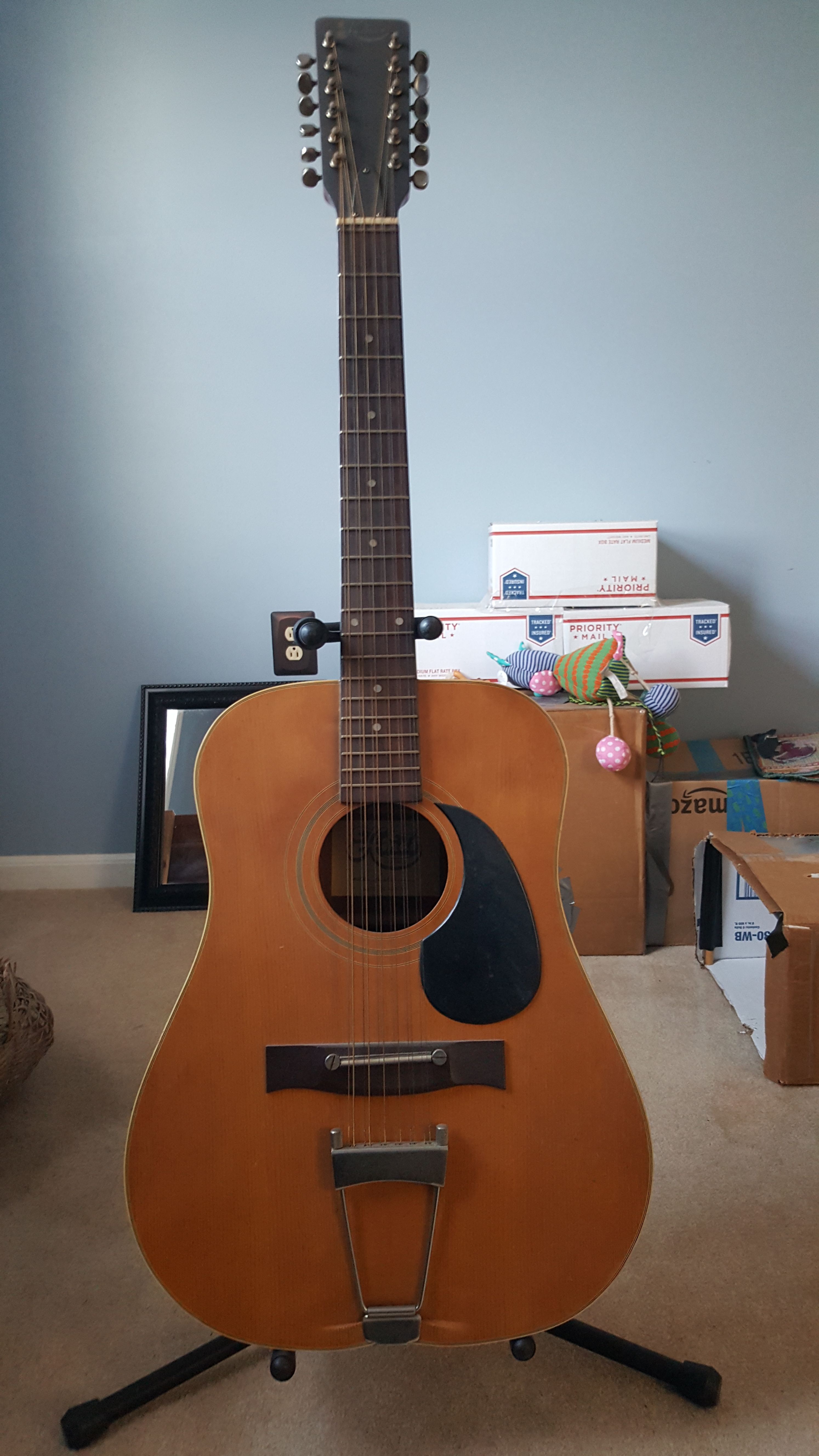 Hondo 12 top string guitar