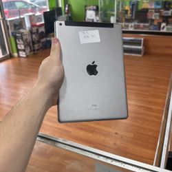 iPad 5th Generation Wifi Cell Used 