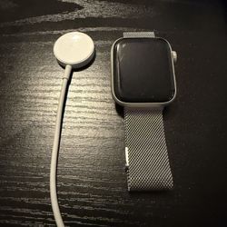 Apple Watch SE 2nd Gen Cellular 