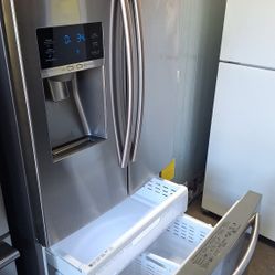 SAMSUNG ,3DOORS. REFRIGERATOR. 