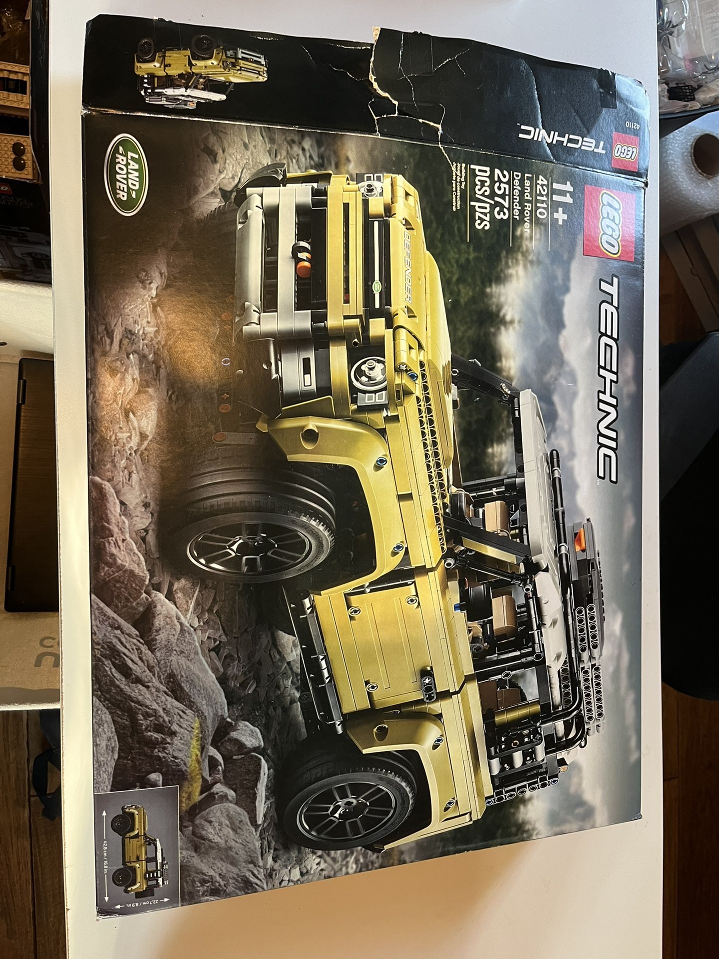 LEGO Set 42110 Technic Land Rover Defender Partially Sealed