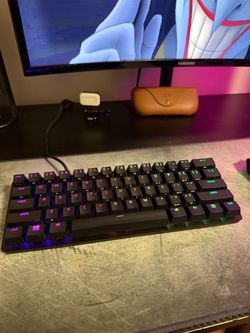 RAZER HUNTSMAN MINI 60% gaming keybored