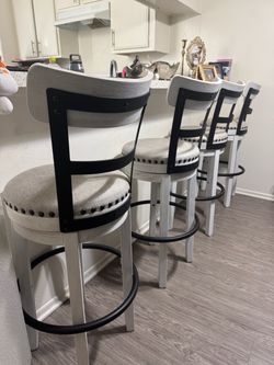 ✨ Set of 4 Ashley Furniture Bar Stools — $300 ✨