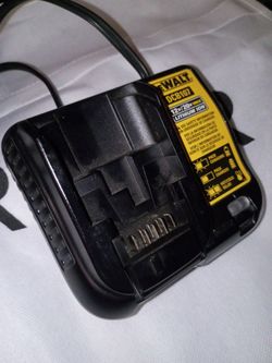 DEWALT 12V and 20V MAX Li-Ion