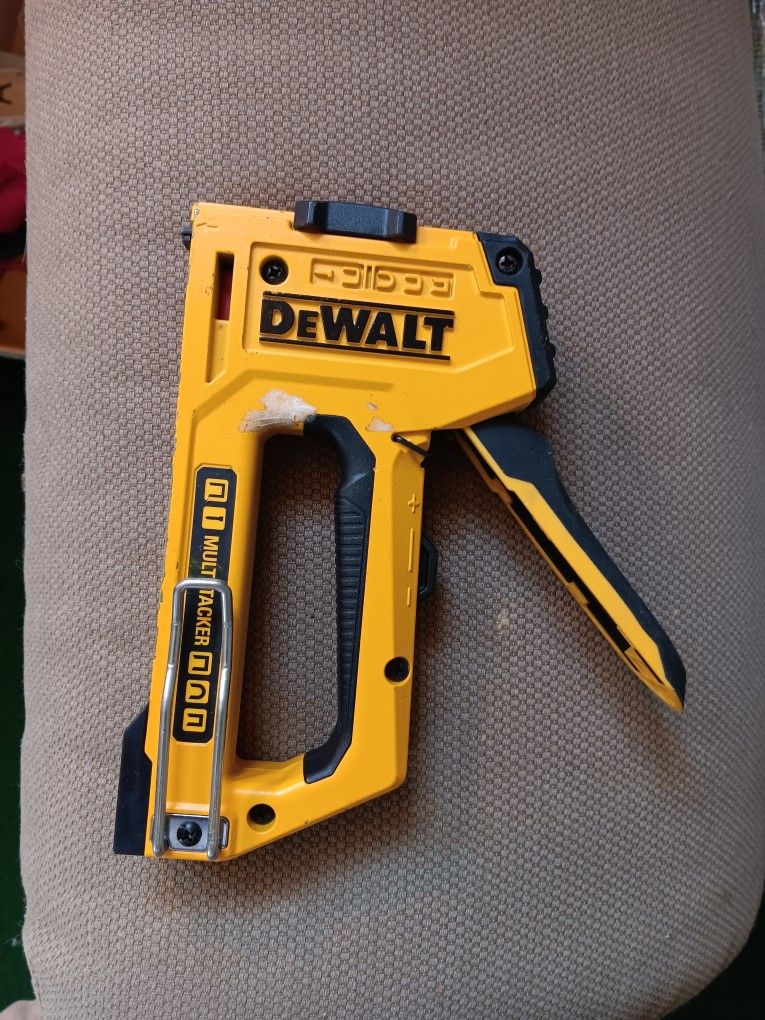 Dewalt Multi Tacker