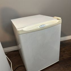 Mini Fridge 
