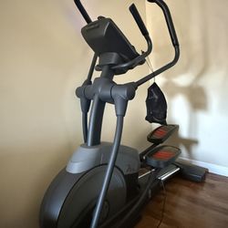 FreeMotion 545 Elliptical in EEUC XP