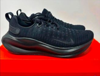 NIKE  SZ. 11,  12