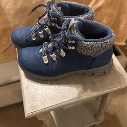 Sketchers Synergy Pretty Hiker Boots