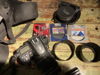 Nikon camera 2 batteries bag accessories