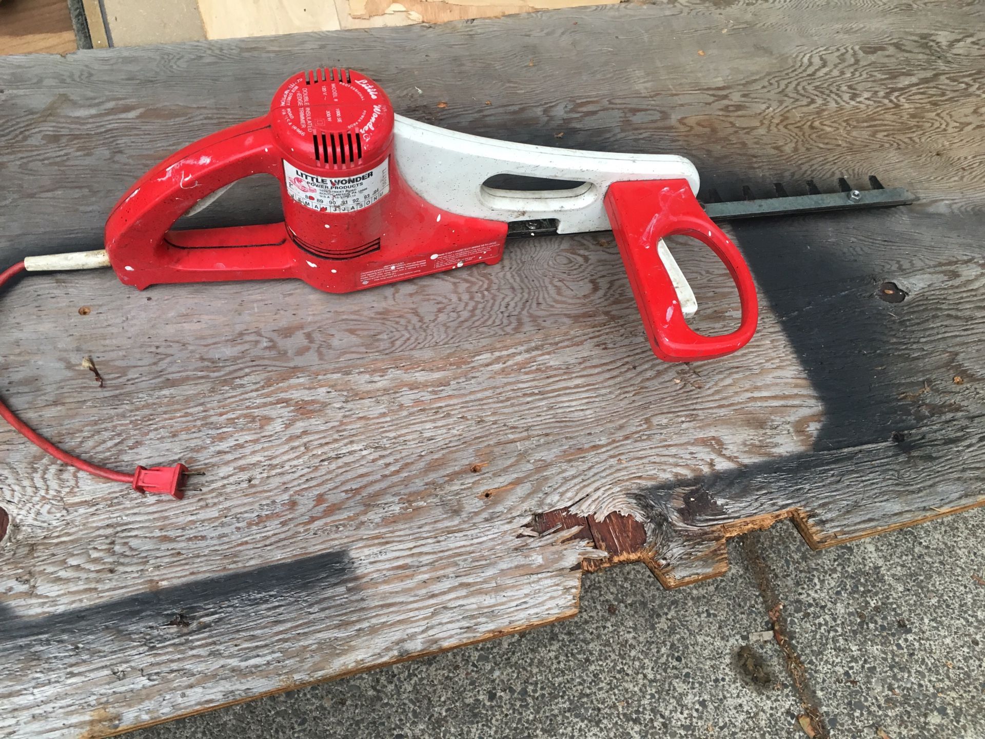 Little Wonder Electric Hedge Trimmers -16”