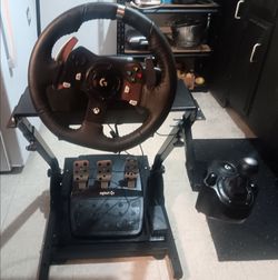 Logitech G923 Racing Game System with Steering Wheel,  pedals, paddles & stick shift and accessories