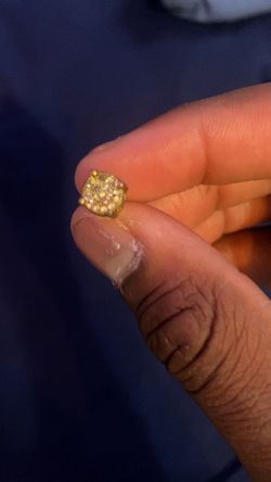 Gold diamond earrings