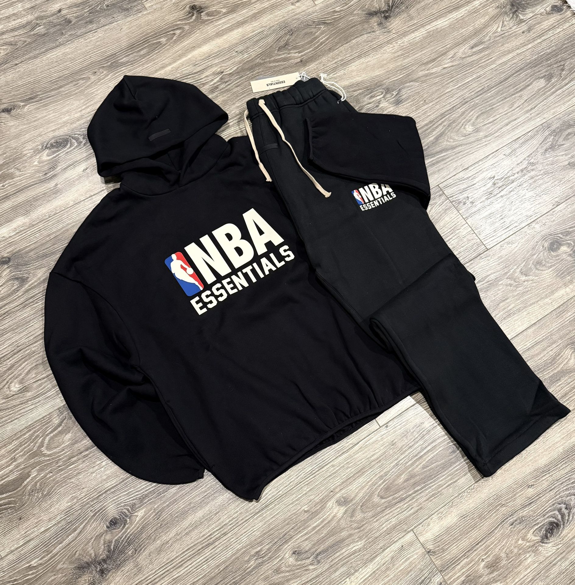 NBA Essentials Black Set