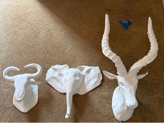 African Safari Plaster Animal Wall Design