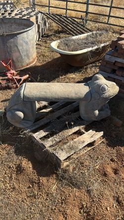 Frog bench