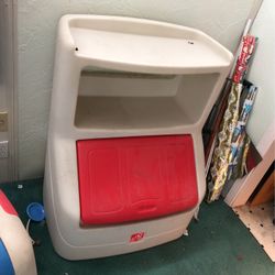 Step 2 Lift And Hide Toybox 