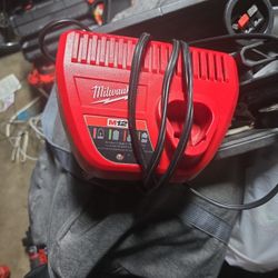 Milwaukee M12 Charger