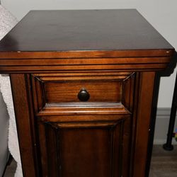 End Table W/plug