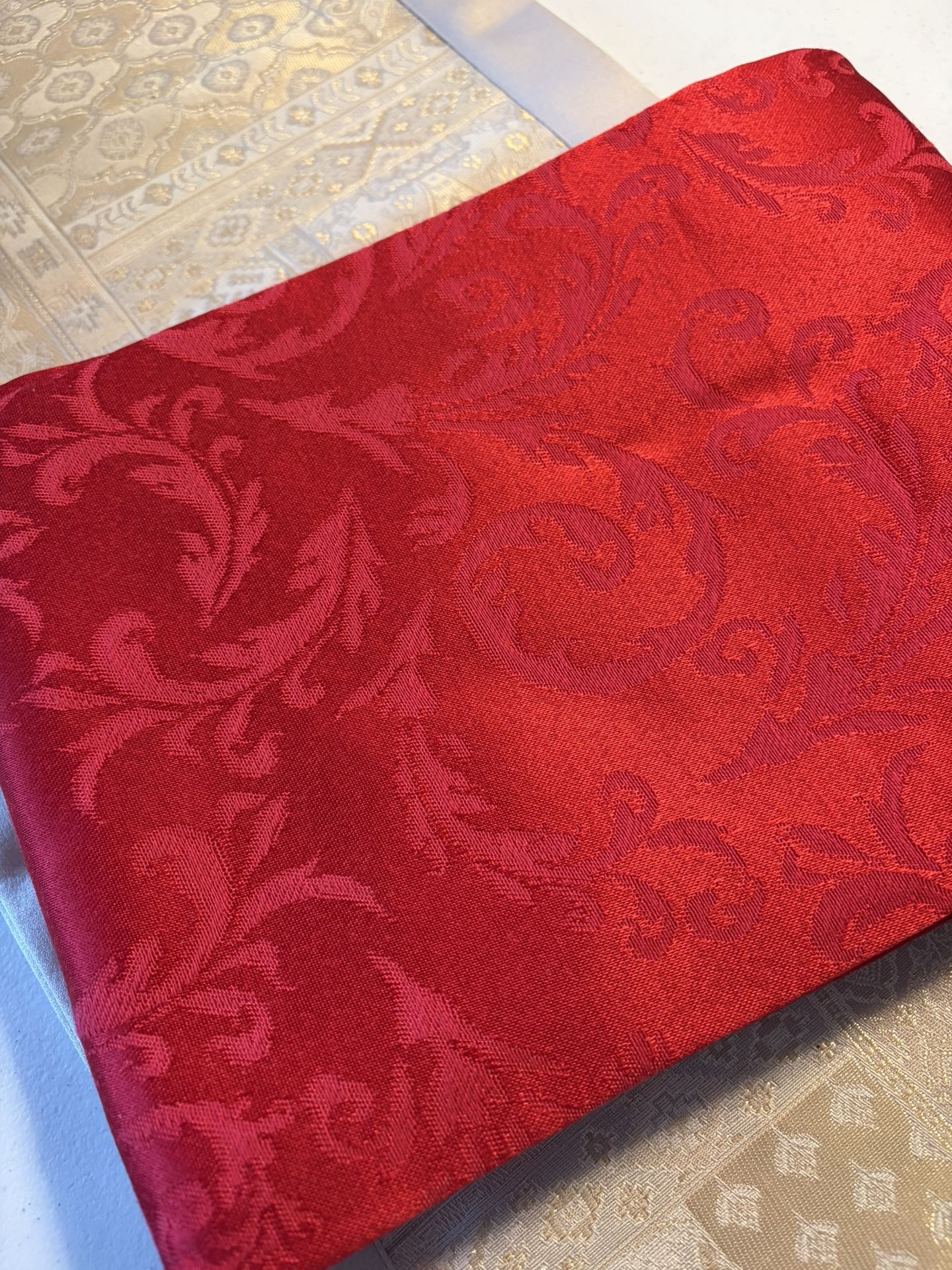 Embroidery Oblong 60β x 102β Tablecloth