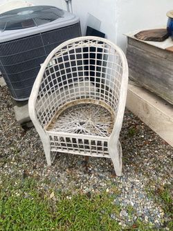 MidCentury Woodard Fiberglass Arm Chair