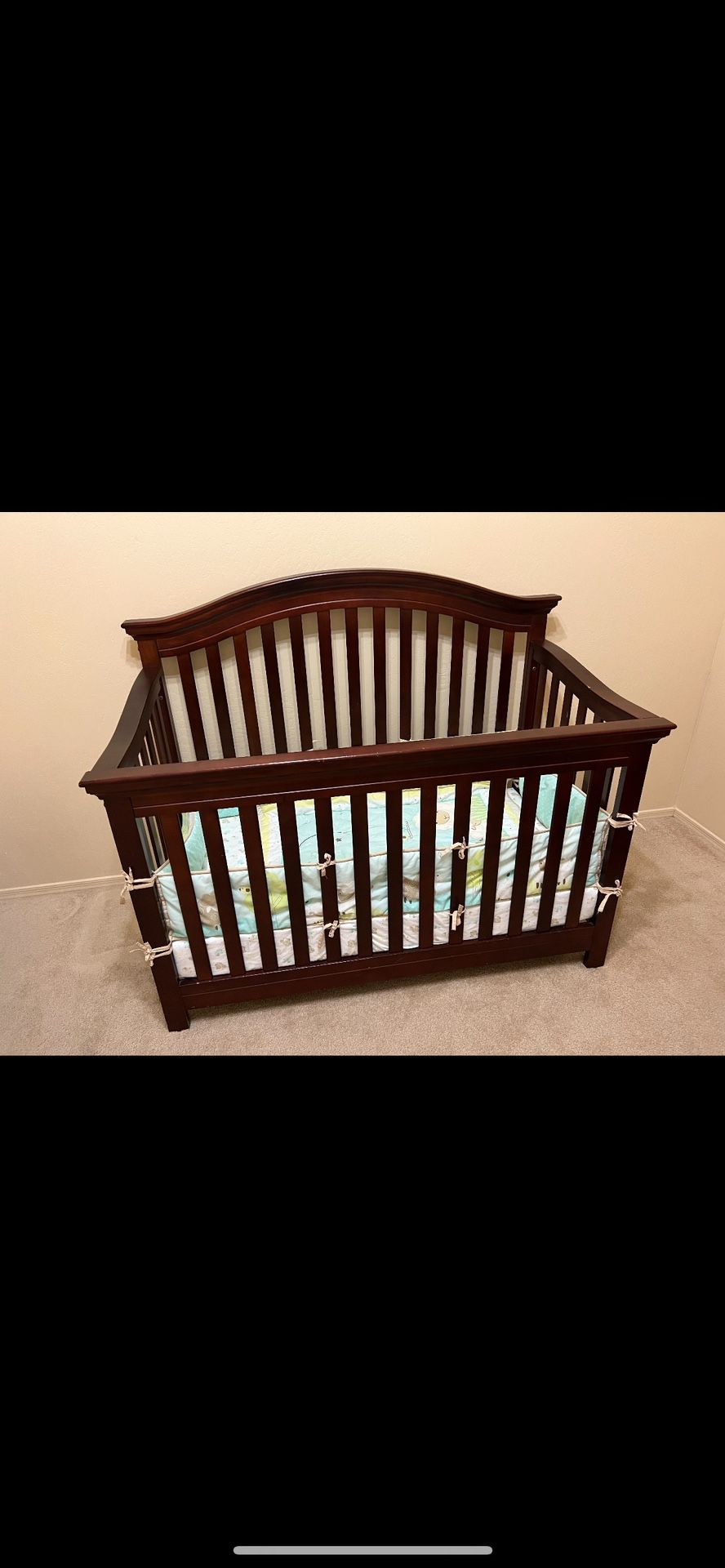 BABY CRIB AND SEATS