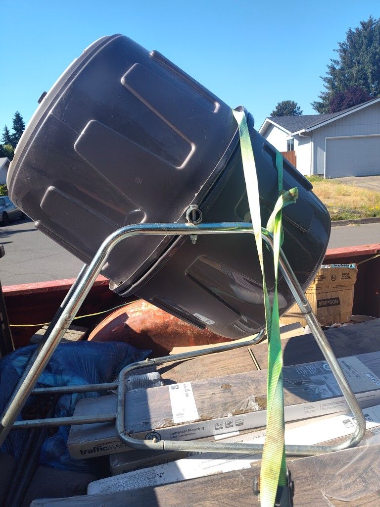 Composter 60$ New 198$