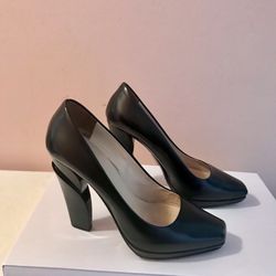 PRADA SHOES SIZE  37