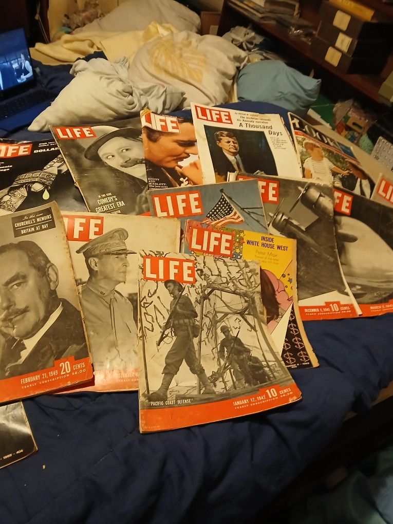 LIFE MAGAZINES VINTAGE