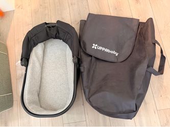 UPPABABY BASSINET WITH TRAVEL BAG