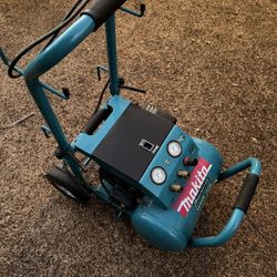 Makita Portable Air Compressor 