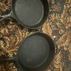 2 Cast Iron Skillets