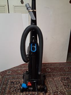 Upright Bagless Vacuum Cleaner with Attachments