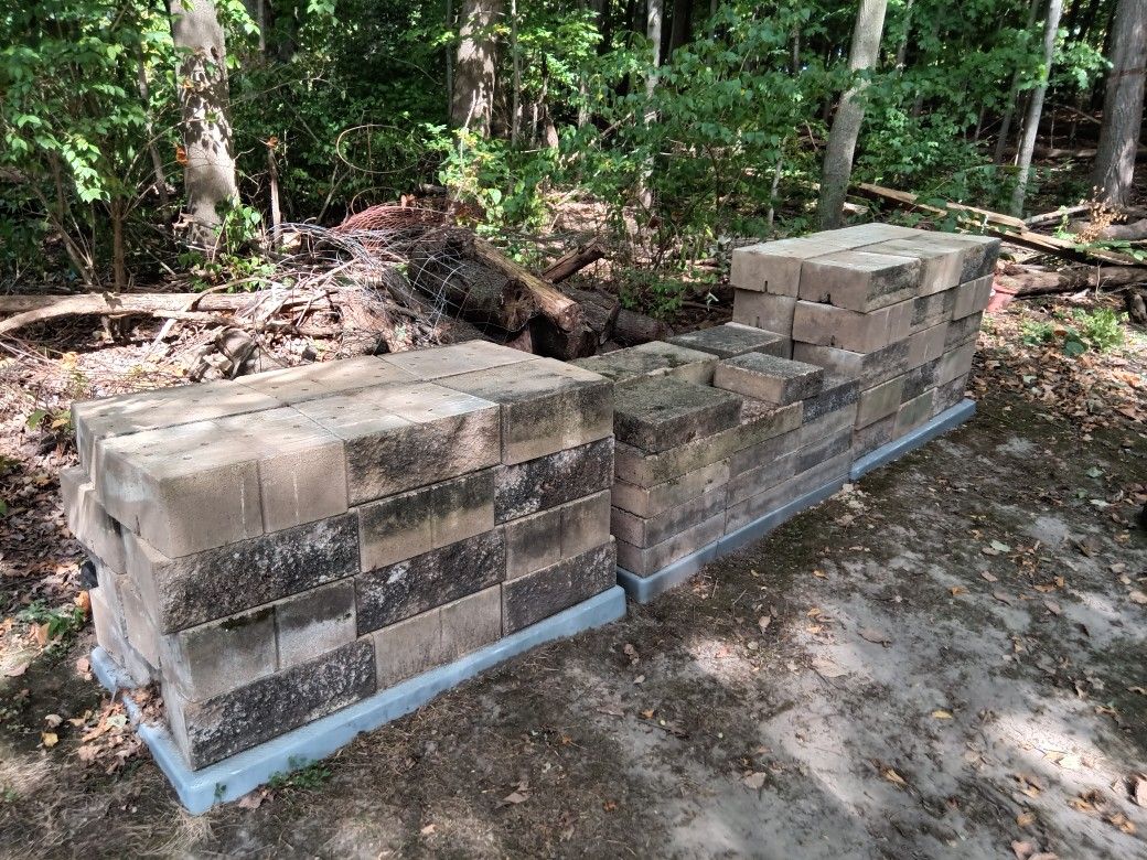 Versalok Retaining Wall Blocks and Caps