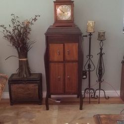 Antique Oak Gramophone 