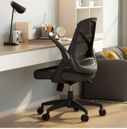 Adjustable Height Office Swivel Chair with Arm Rest