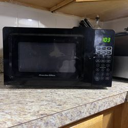 CLEAN FULLY WORKING MICROWAVE