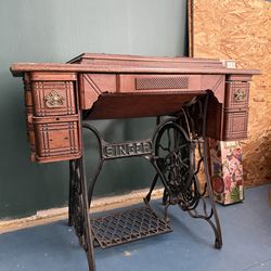 Singer Sewing Table