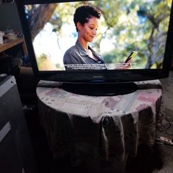 Samsung TV  42 Inches Not smart 